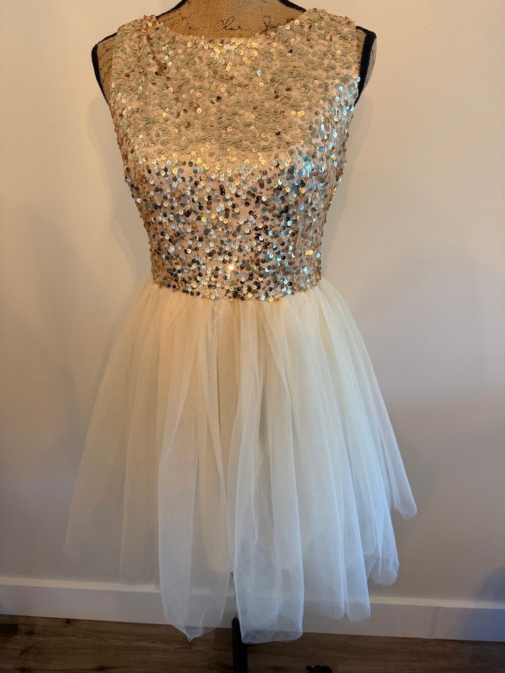 Red Clover Gold Sequin Low Back Dress Size Large